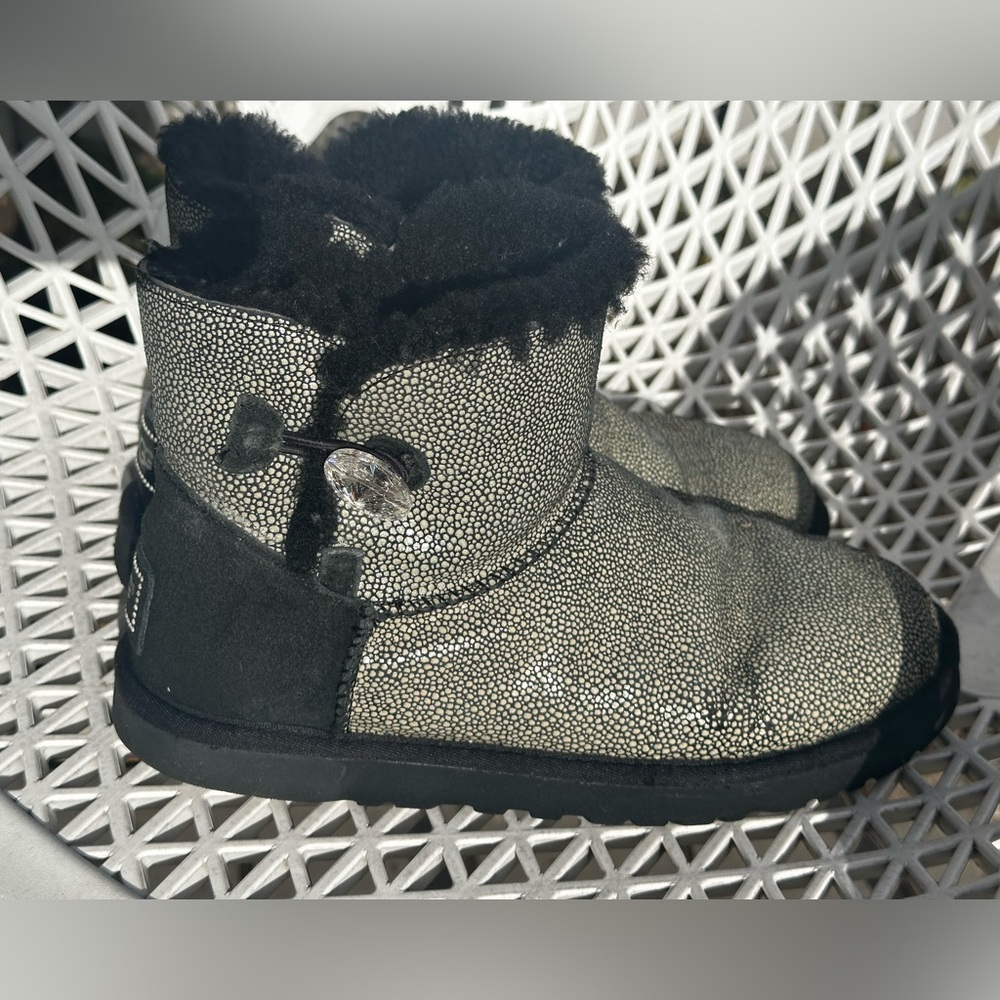 UGG Black and Gray Textured Boots